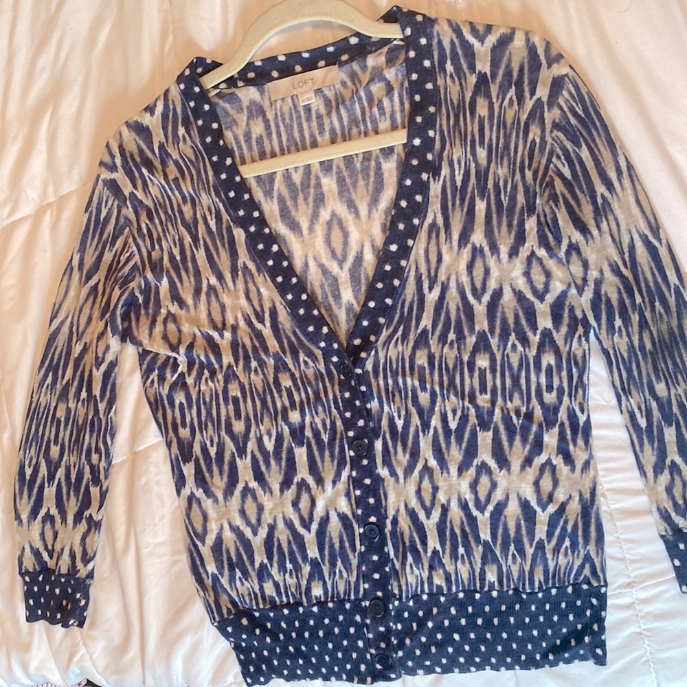 Women’s extra small navy tan and white cardigan sweater